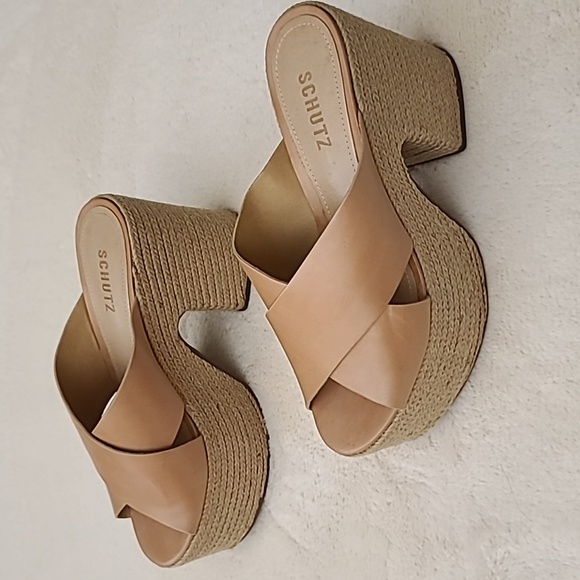 NIB Schutz Platform Wedge/Heel Size 8 - Picture 2 of 7